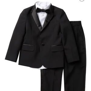 *FINAL SALE* Nautica Tuxedo Suit Set